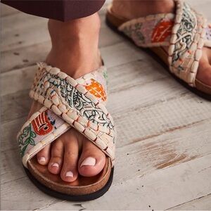Free People Wildflower Crossband Sandals Sz 39.5 (8.5)